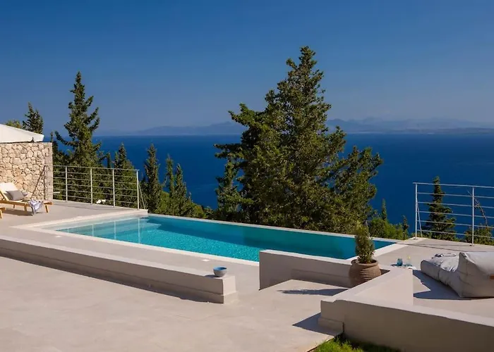 Ionion Theasis Kallisti * Tsoukaladhes