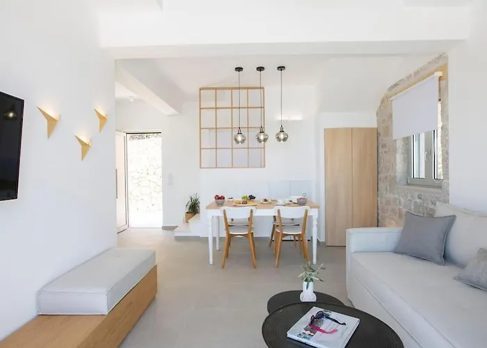 Ionion Theasis Kallisti Tsoukaladhes